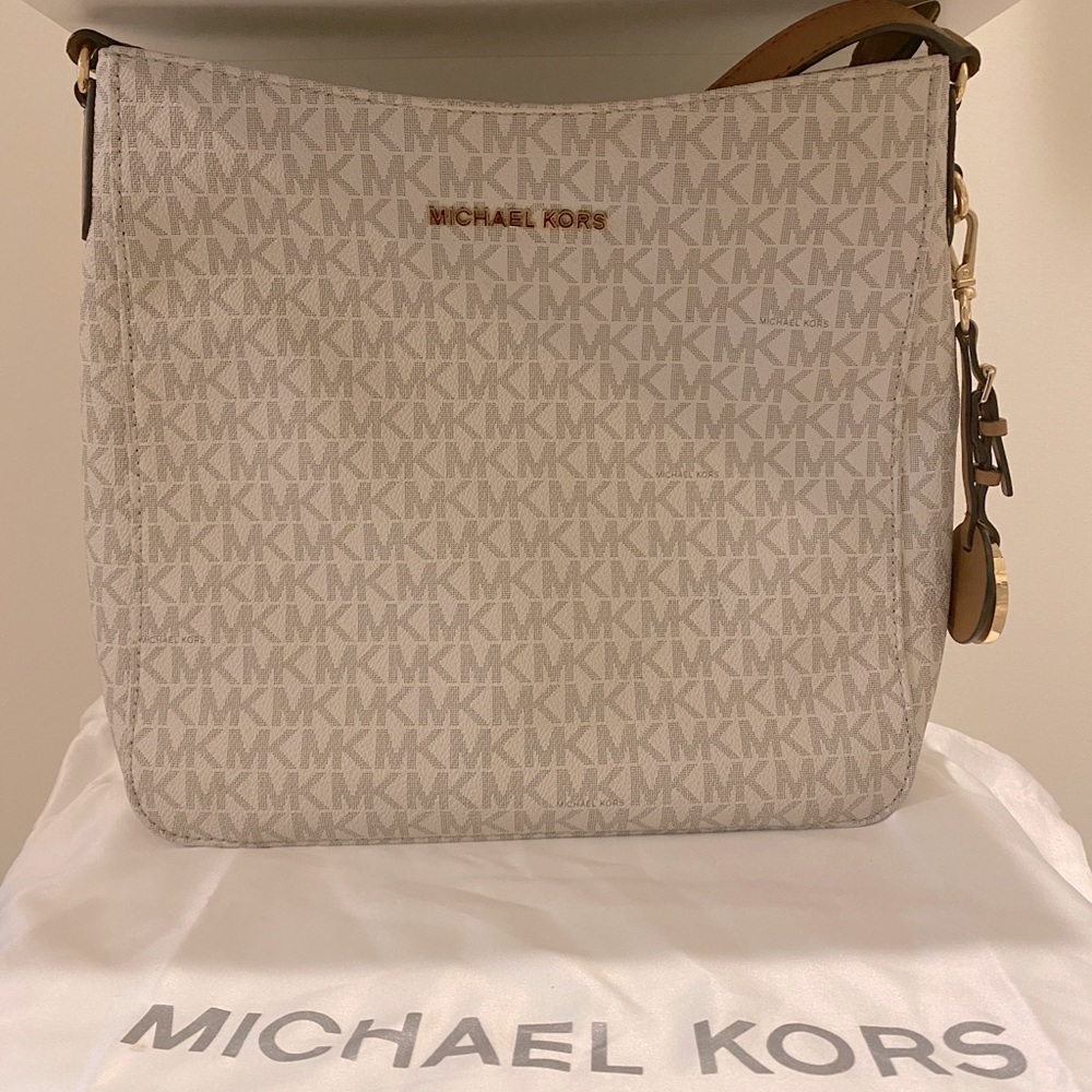 $60 FOR 12 HOURS!! MICHAEL KORS LARGE MESSENGER BAG+ DUSTBAG